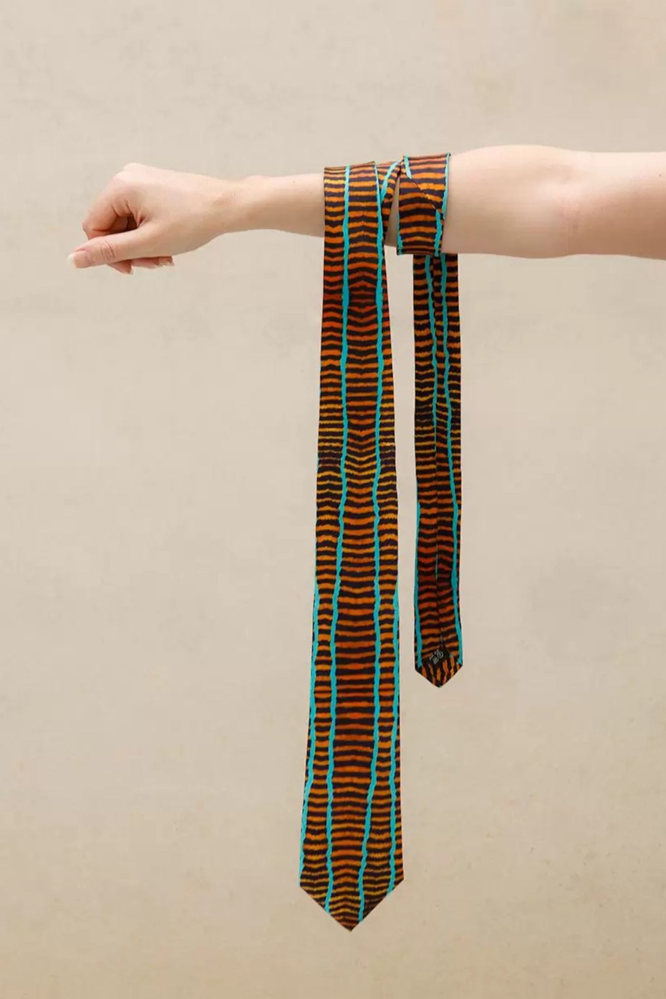 Kulyakartu Ngurra tie by Wokka Taylor