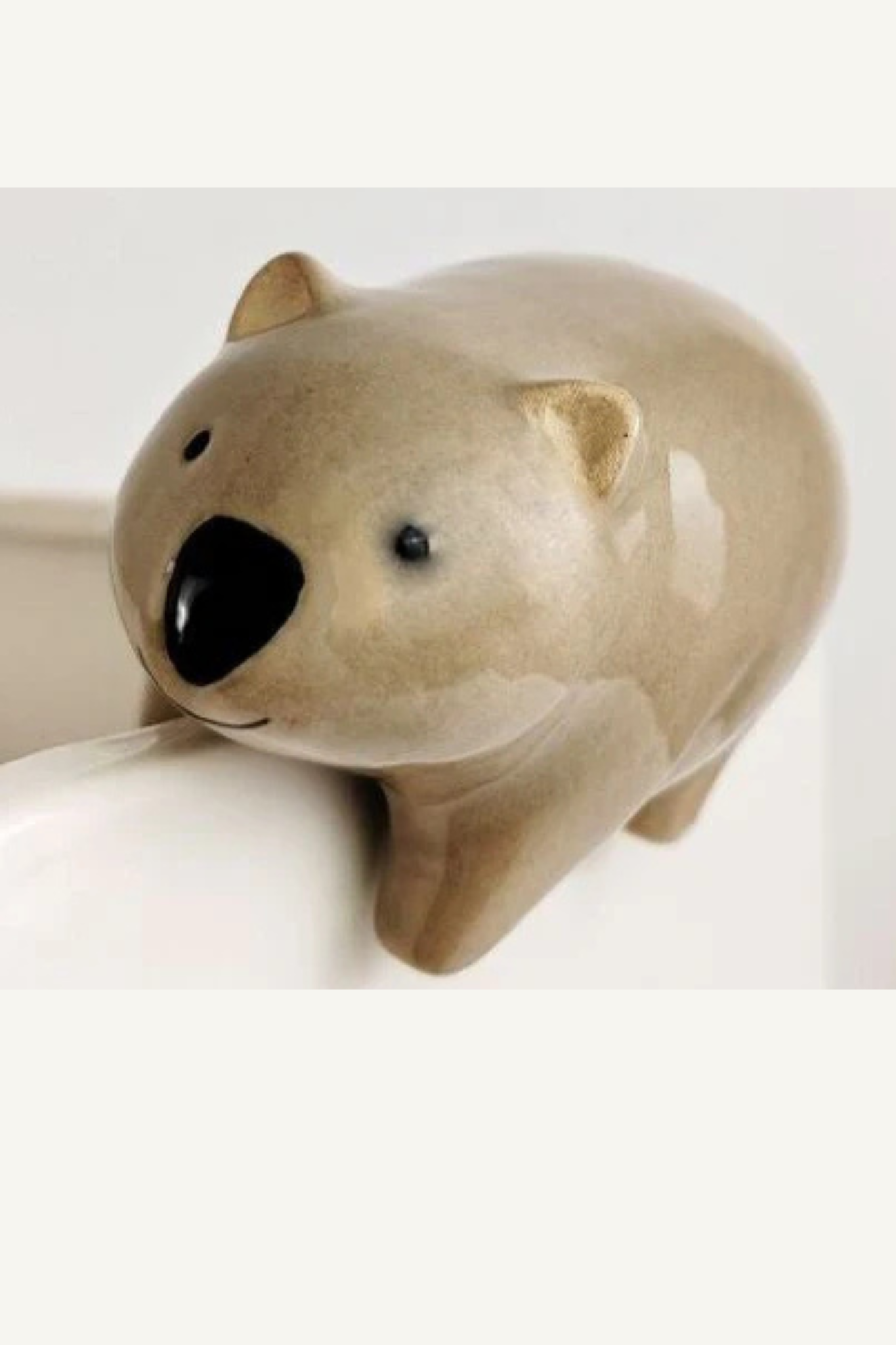 Wombat Pot Hanger